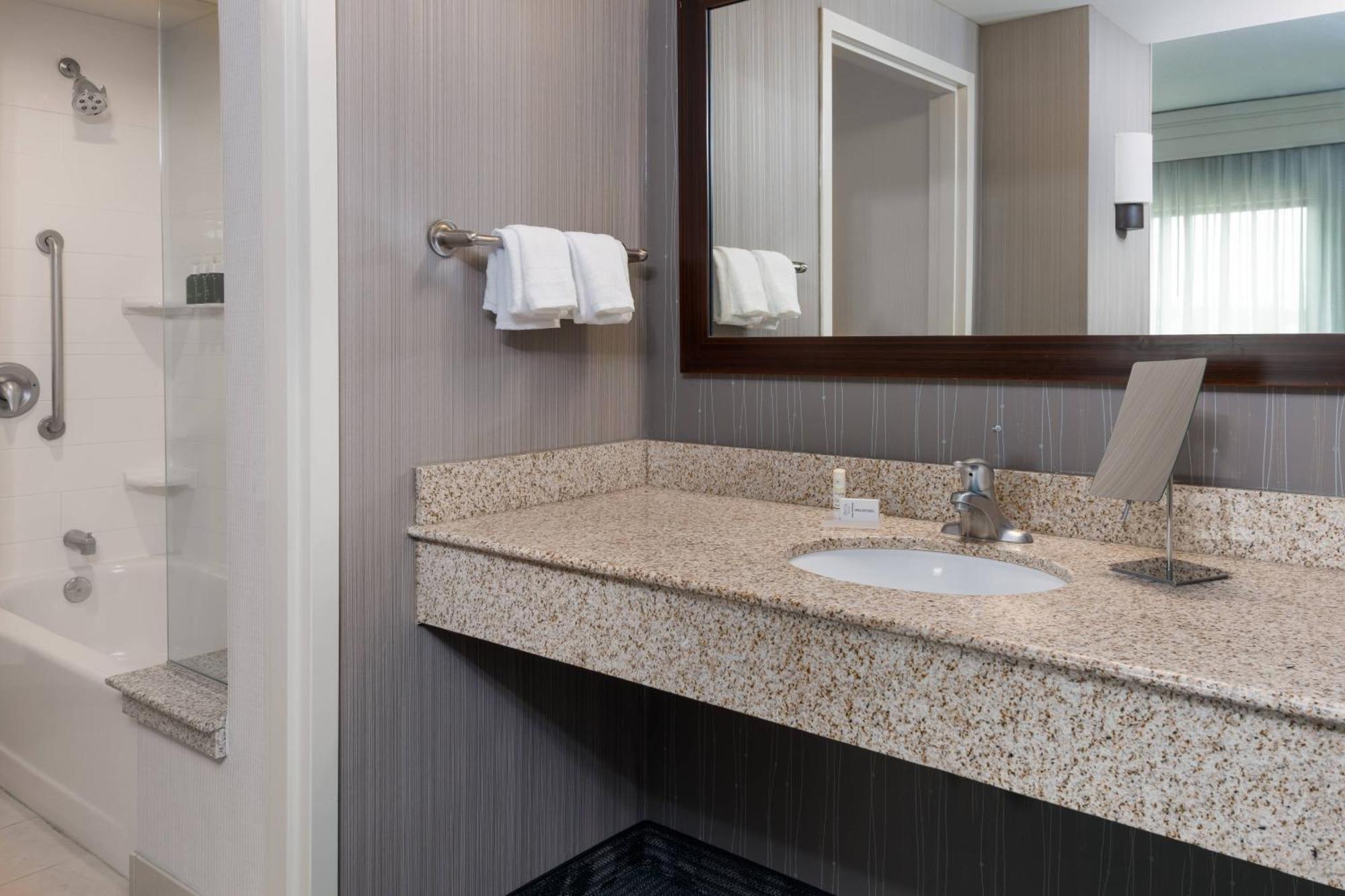 Courtyard By Marriott Buffalo Airport Cheektowaga Exterior foto